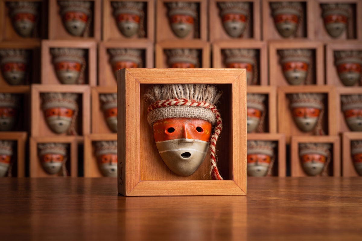 Danza Chancay · Shadow Box 13 × 13 cm