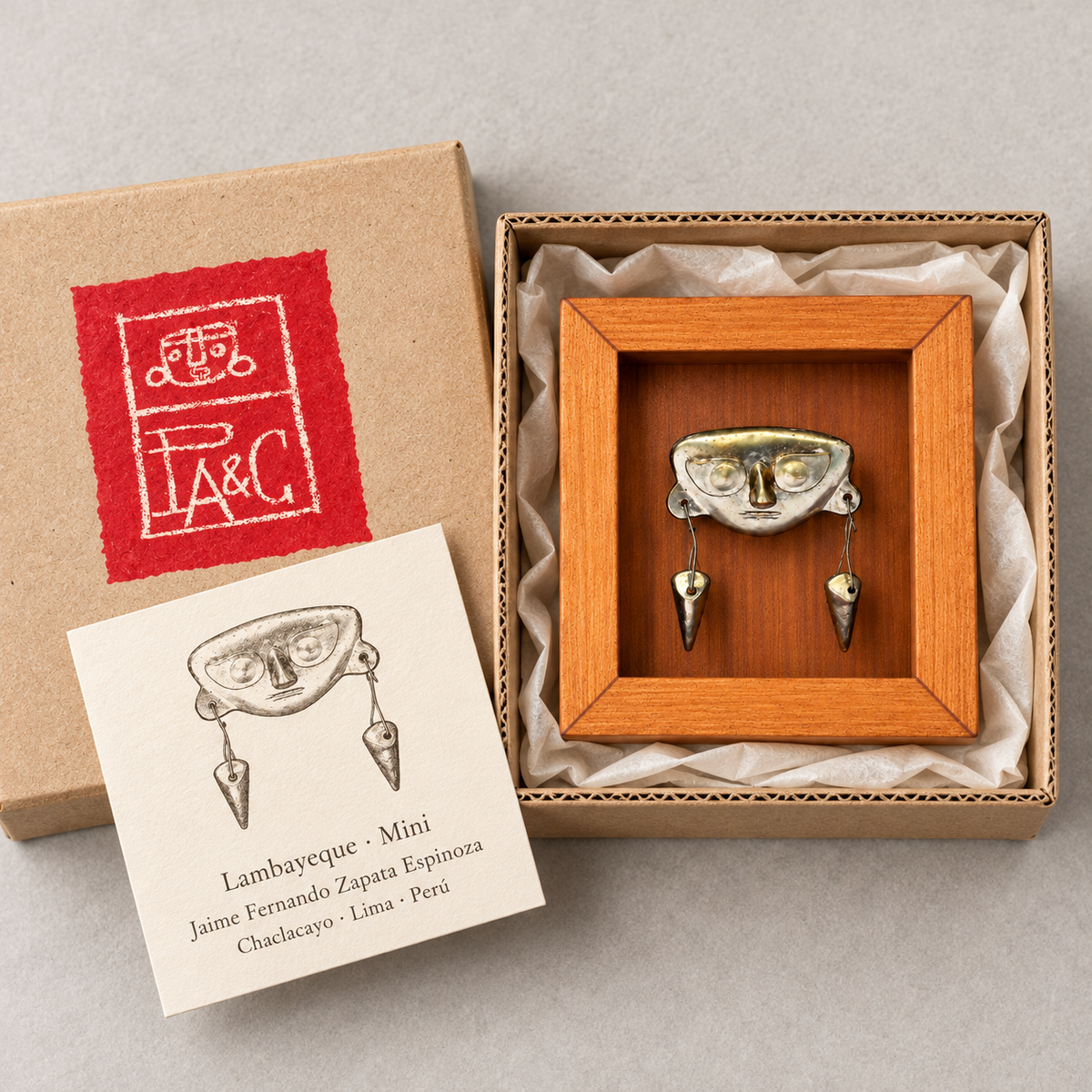 Lambayeque · Mini Shadow Box 7 cm en caja de cartón PA&C con tarjeta de la obra: recreación digital de presentación.