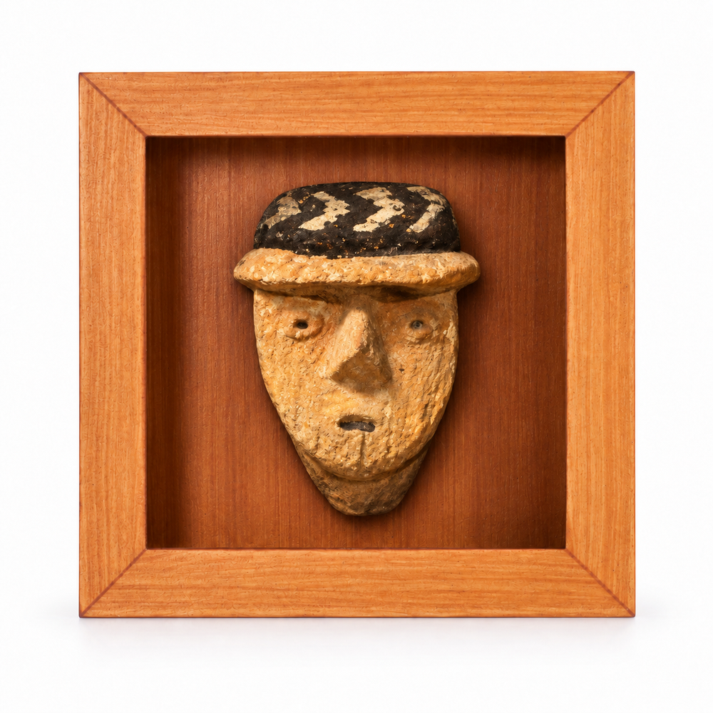 Mini Kuélap — vista frontal, Shadow Box Mini de MDF 7 × 7 × 2,2 cm; edición digital basada en la fotografía del producto.