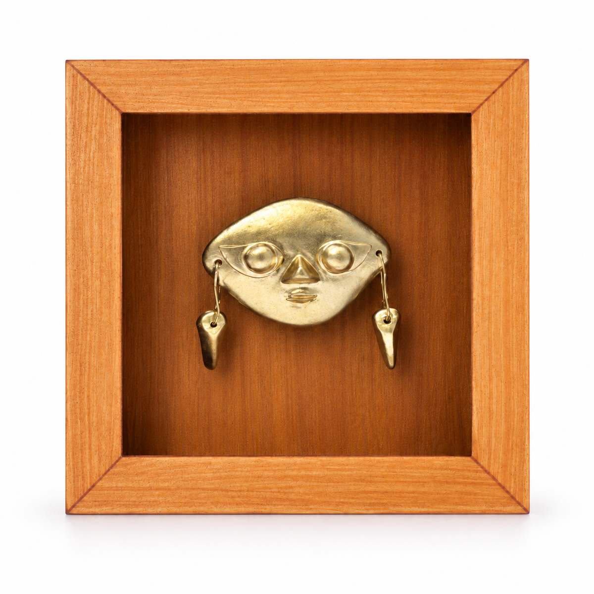 Mini Sicán — vista frontal, Shadow Box Mini de MDF 7 × 7 × 2,2 cm; edición digital basada en la fotografía del producto.