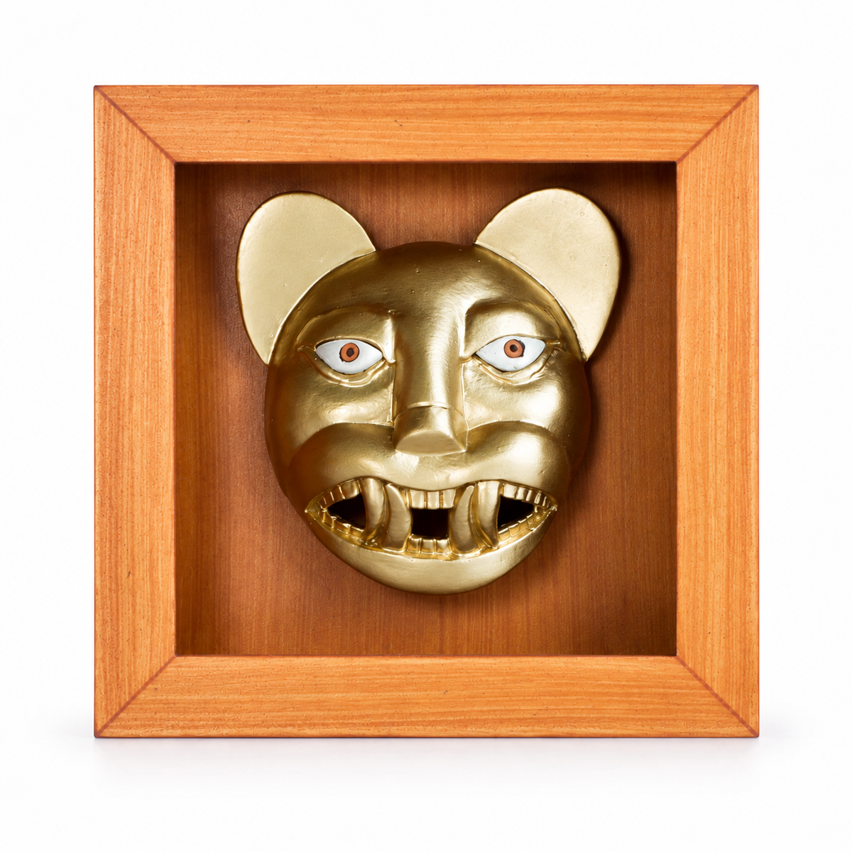 Felino Inca — vista frontal, Shadow Box de MDF 13 × 13 × 4 cm; edición digital basada en la fotografía del producto.