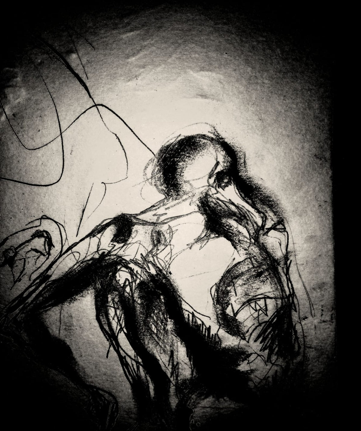 Obra de Pedro D'onofrio Dibos: Figura humana sentada en composición monocromática.